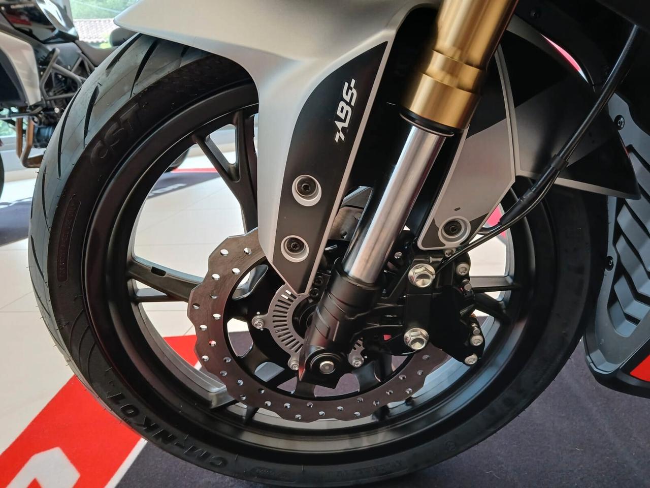 Qj Motor SRK 125 R-NUOVA- 4 ANNI DI GARANZIA