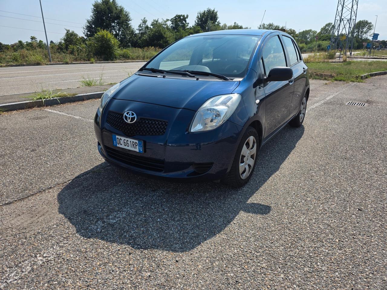 Toyota Yaris 1.0 5 porte