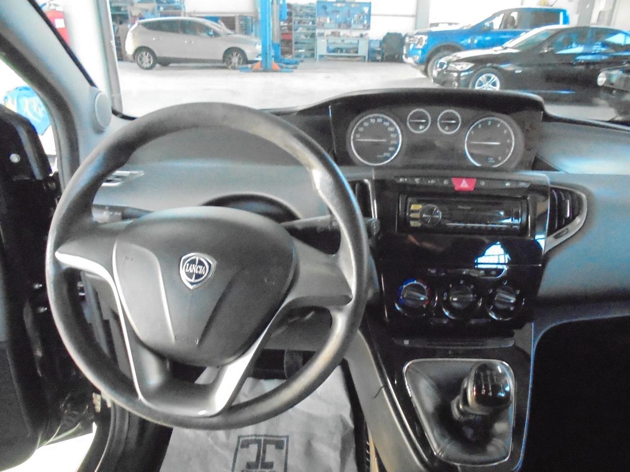 Lancia Ypsilon 1.2 69 CV 5 porte Elefantino NEOPATENTATI