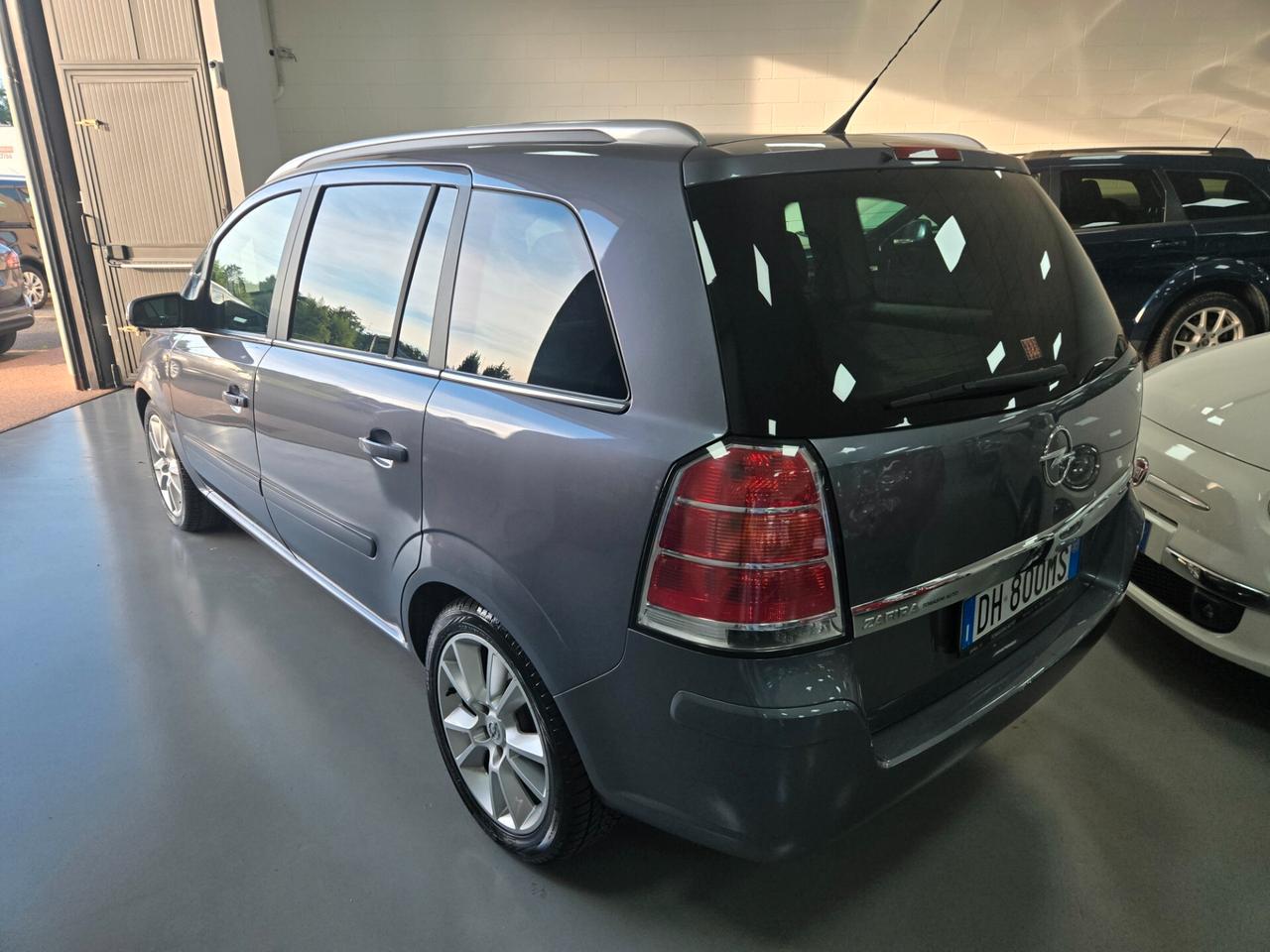 Opel Zafira 1.8 16V VVT Cosmo