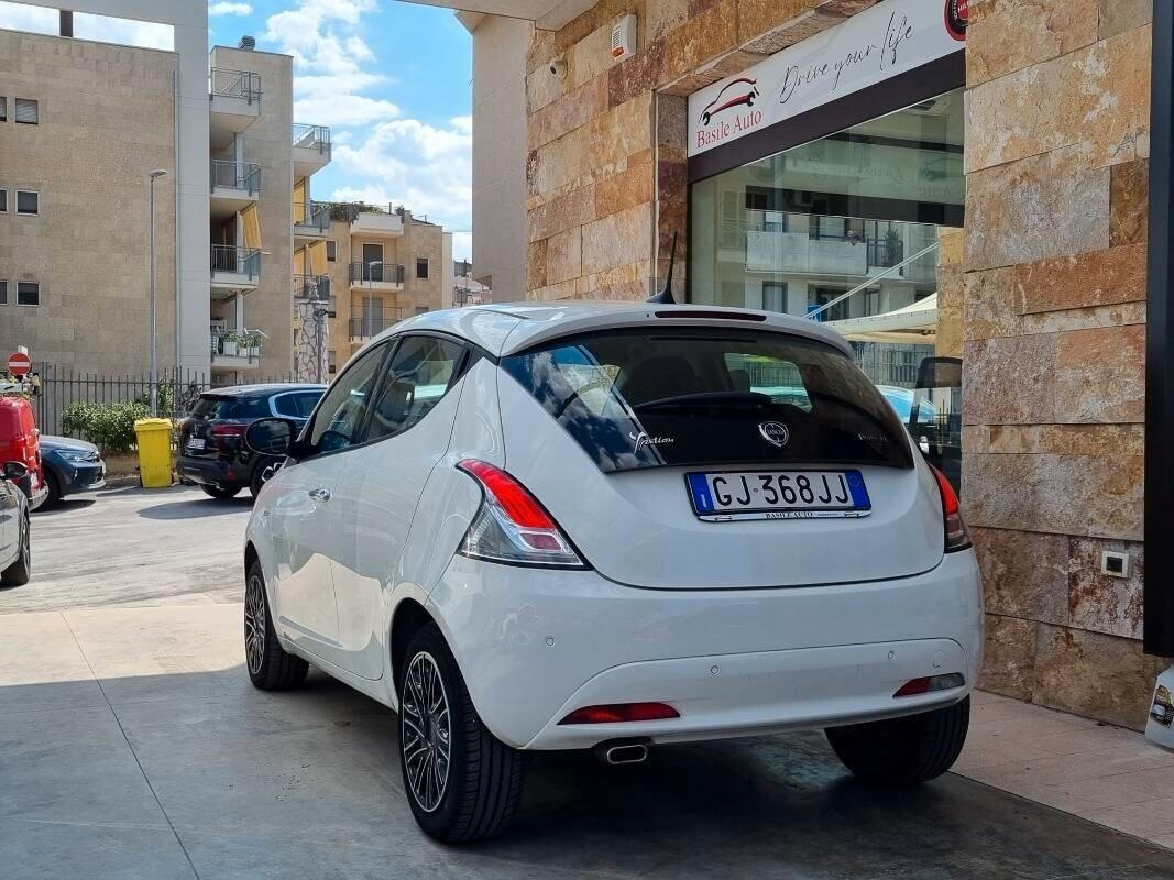 Lancia Ypsilon III 1.0 firefly hybrid Gold s&s 70cv