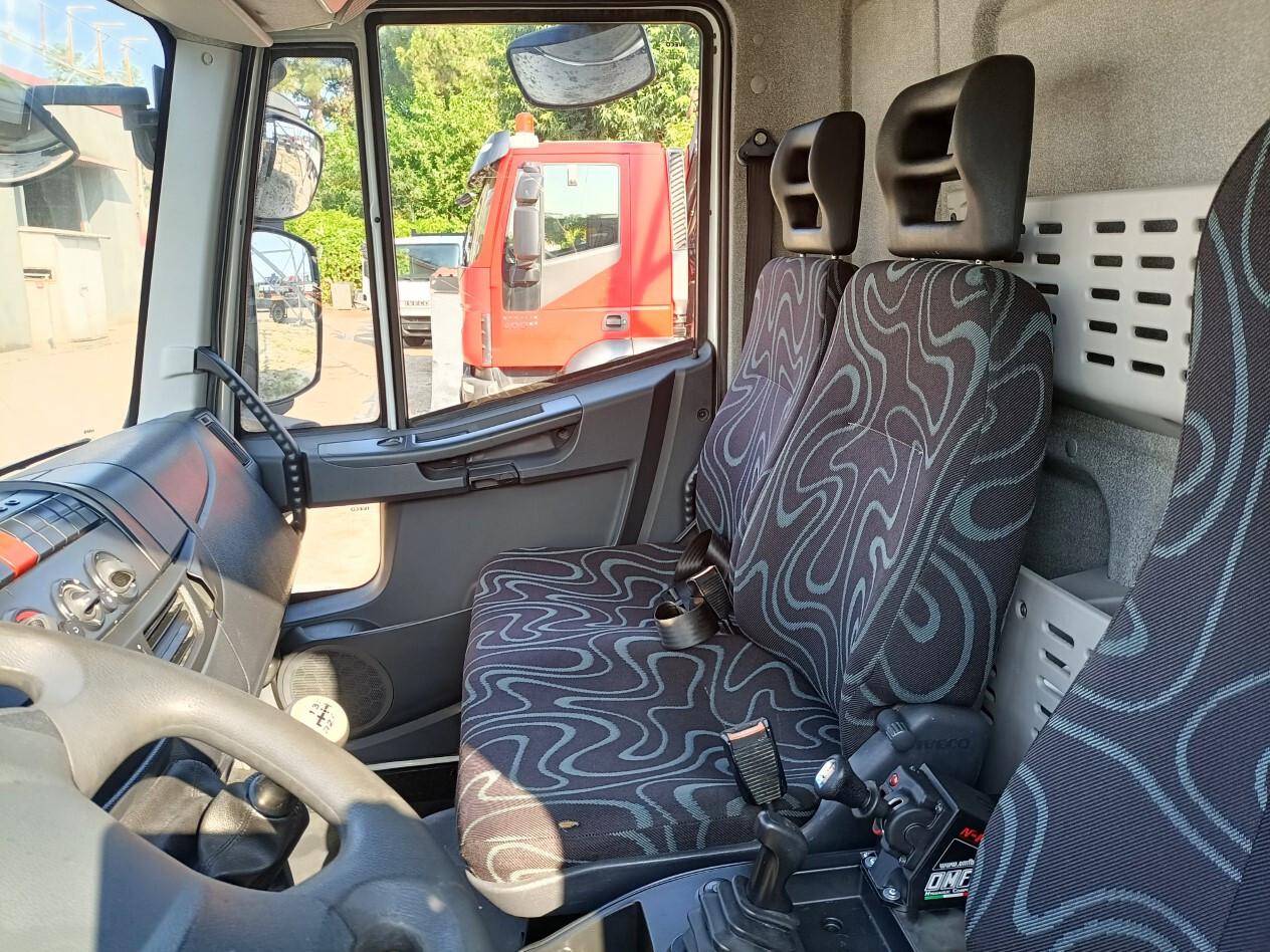 IVECO EUROCARGO 120EL19 ribaltabile, gru e Radiocomando nuovi