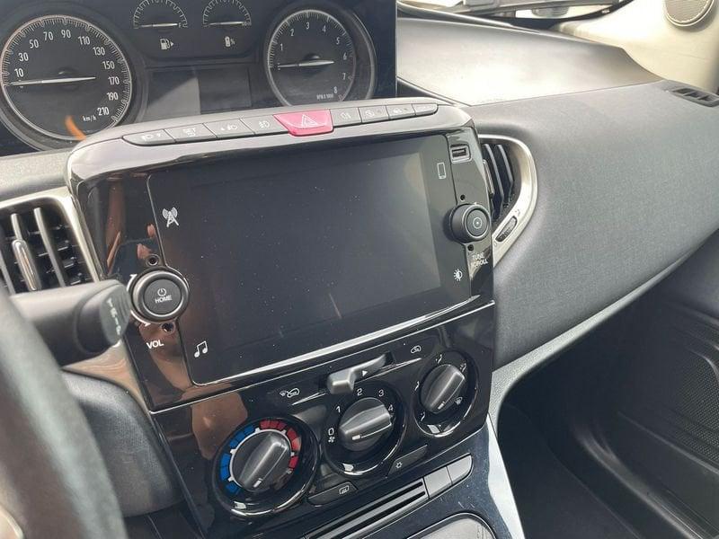 Lancia Ypsilon 1.0 FireFly 5 porte S&S Hybrid Gold