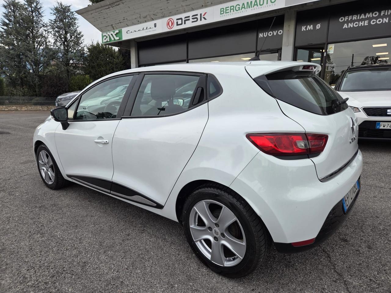 Renault Clio 1.2 75CV 5 porte Wave NEOPATENTATI