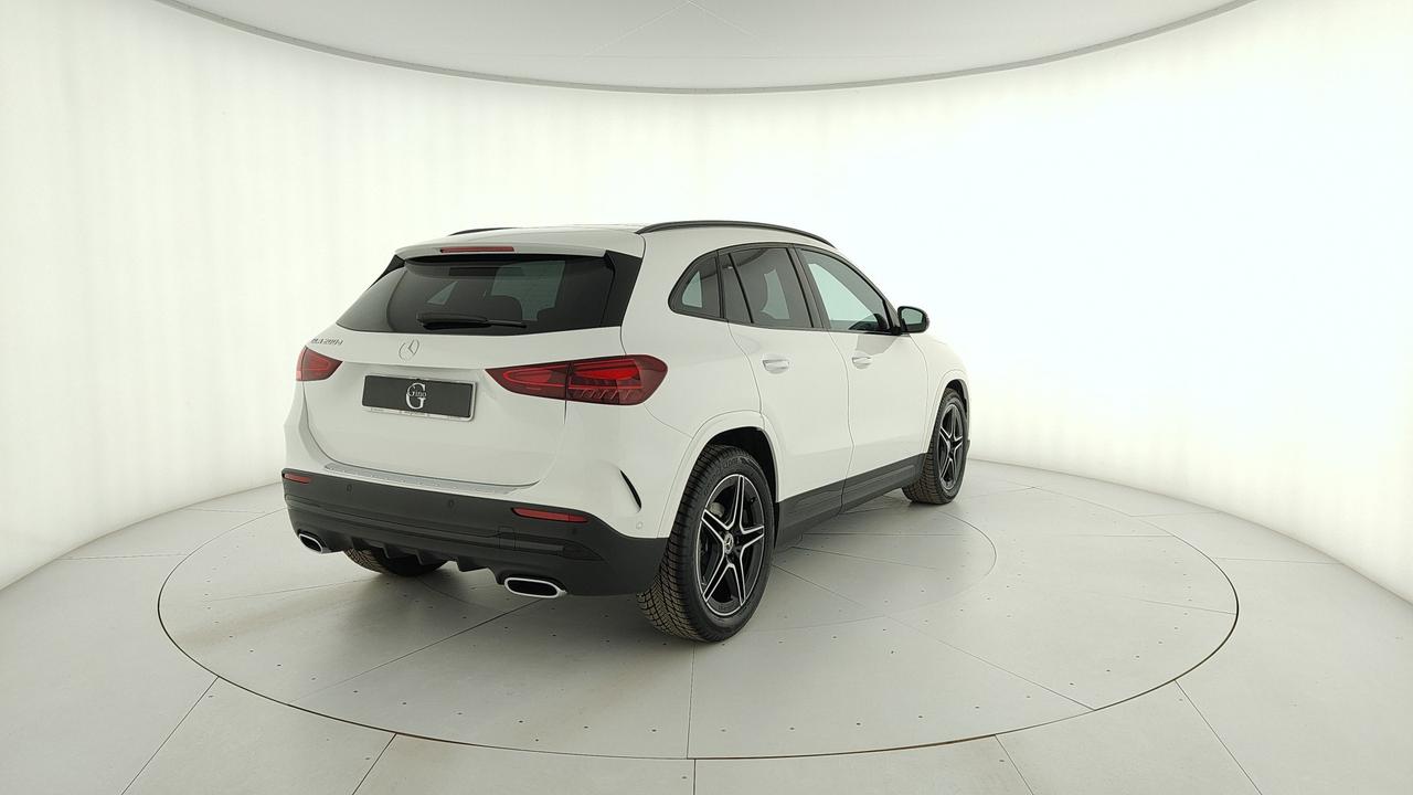 Mercedes-Benz GLA 200 d automatic