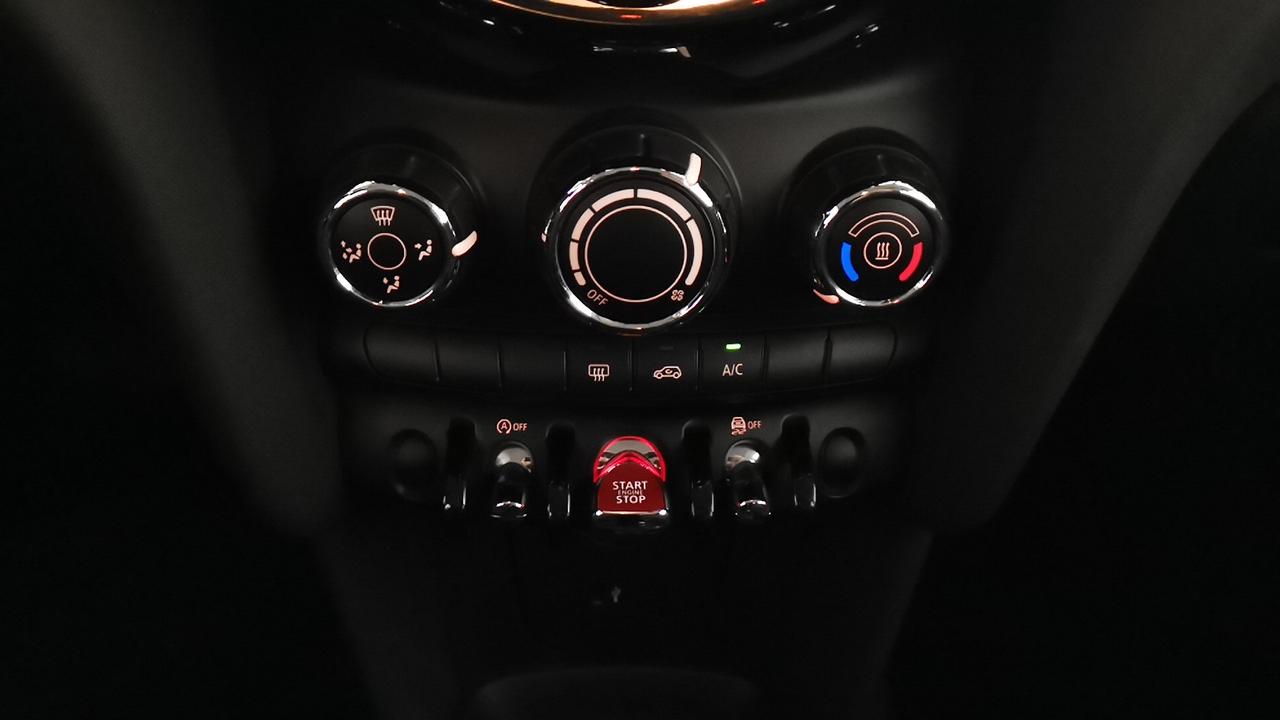 MINI Mini IV F55 2018 5p - Mini 5p 1.5 One Business 102cv auto