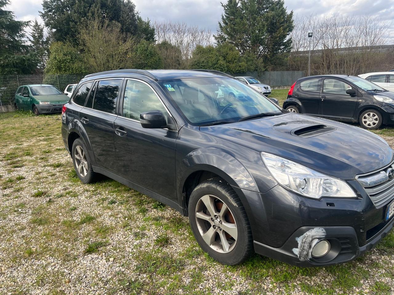 Subaru OUTBACK 2.0D AWD Trend Leather (peoblema albero a camme )