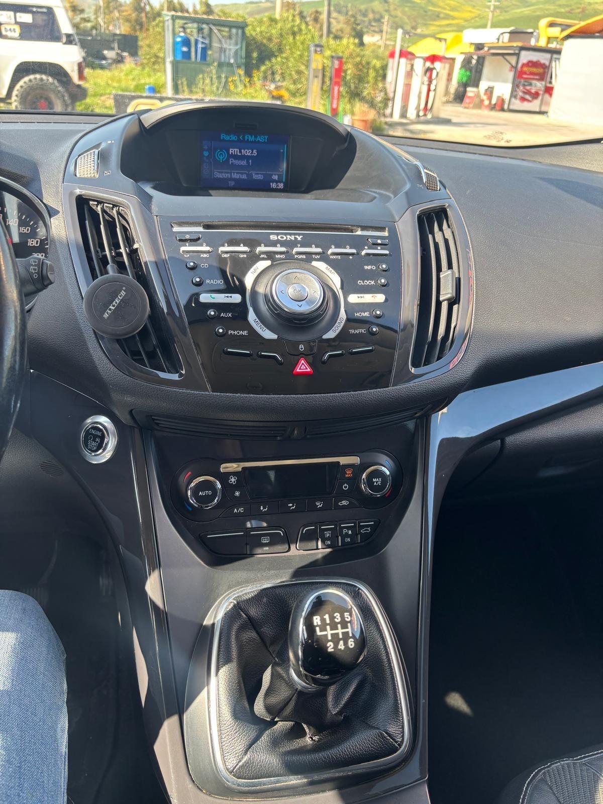 Ford Kuga 2.0 TDCI 140 CV 2WD Titanium