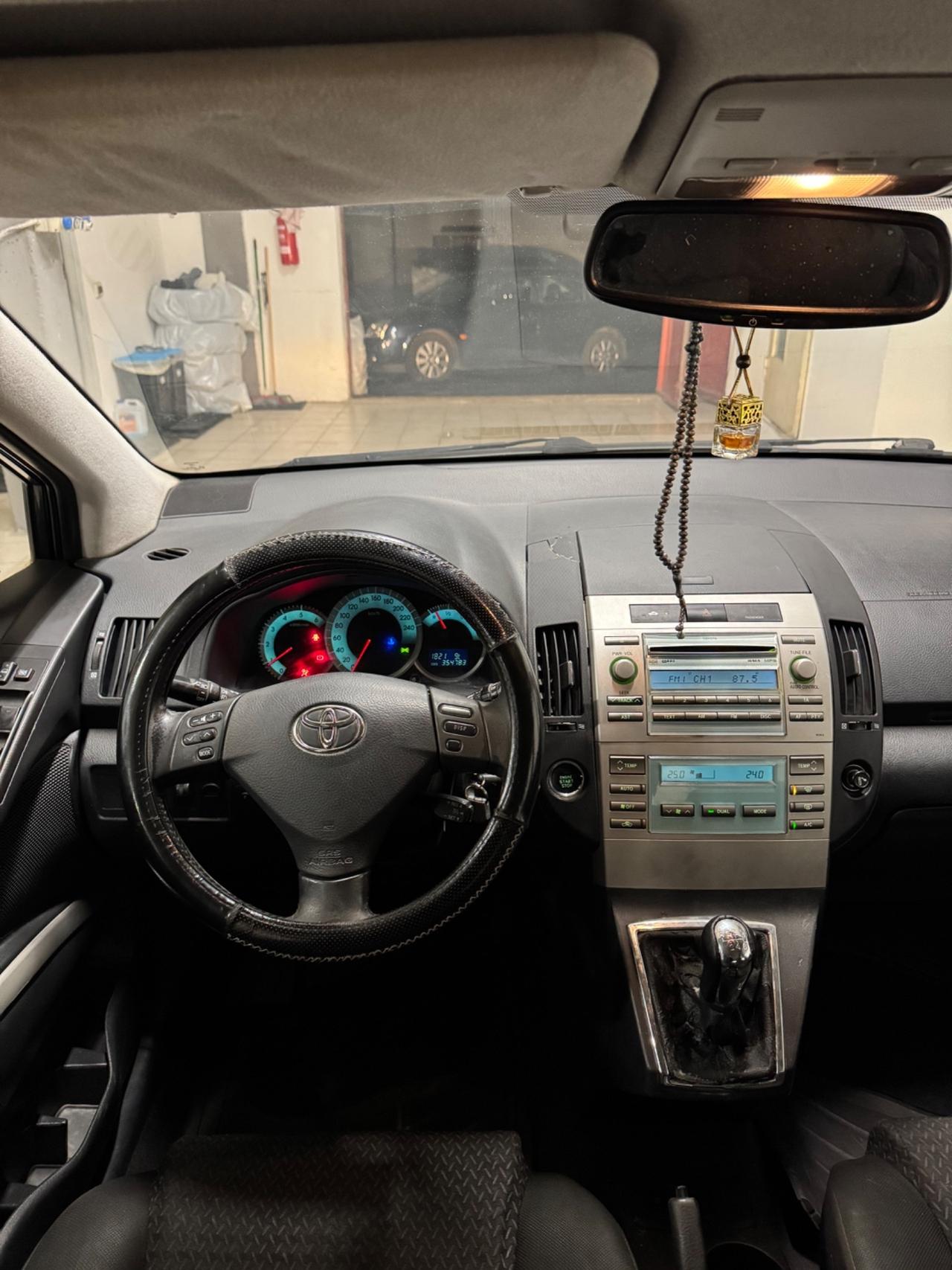 Toyota Corolla Verso 2.2 16V D-4D D-Cat