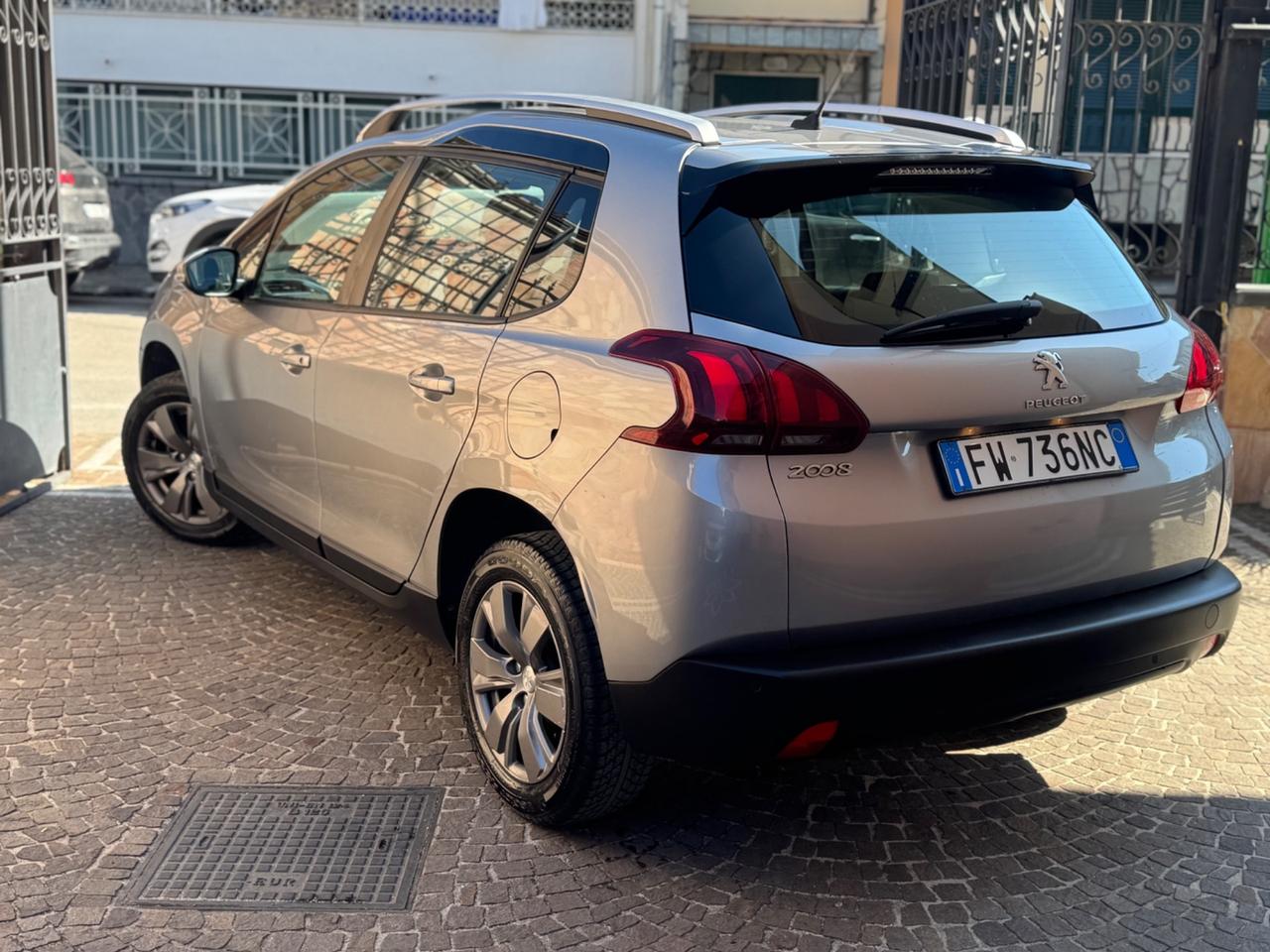 Peugeot 2008 PureTech 82 S&S Allure