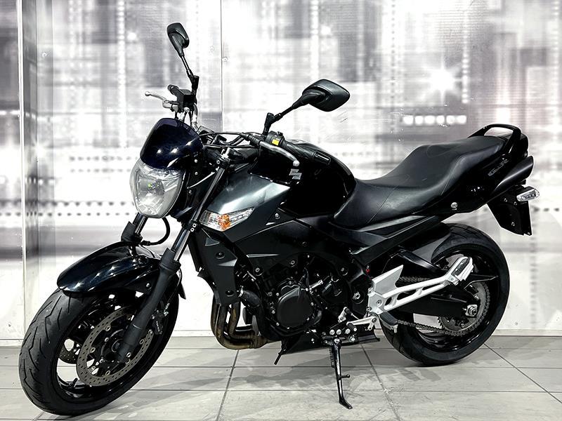 Suzuki GSR 600