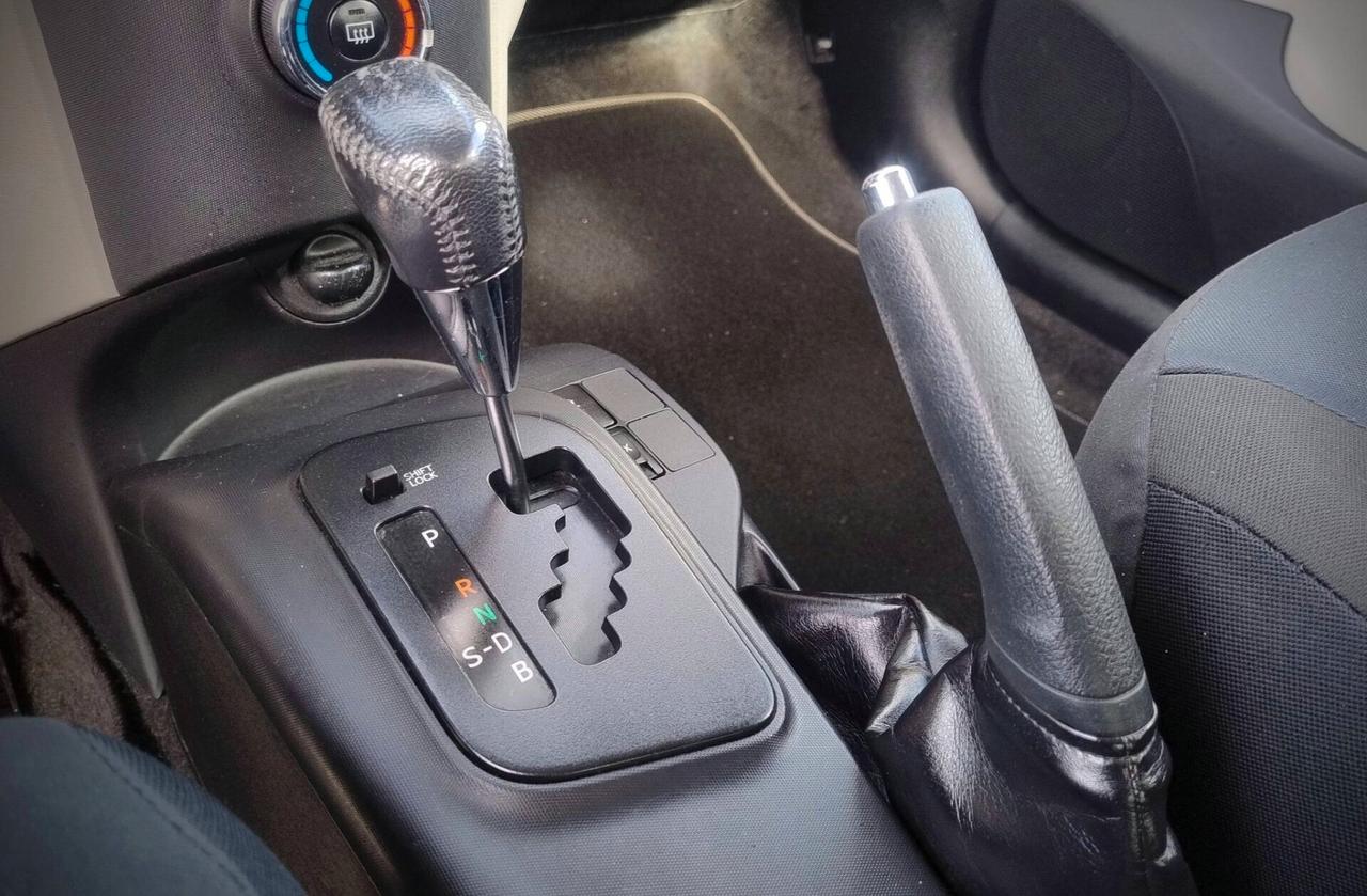 Toyota iQ 1.0 CVT Trend