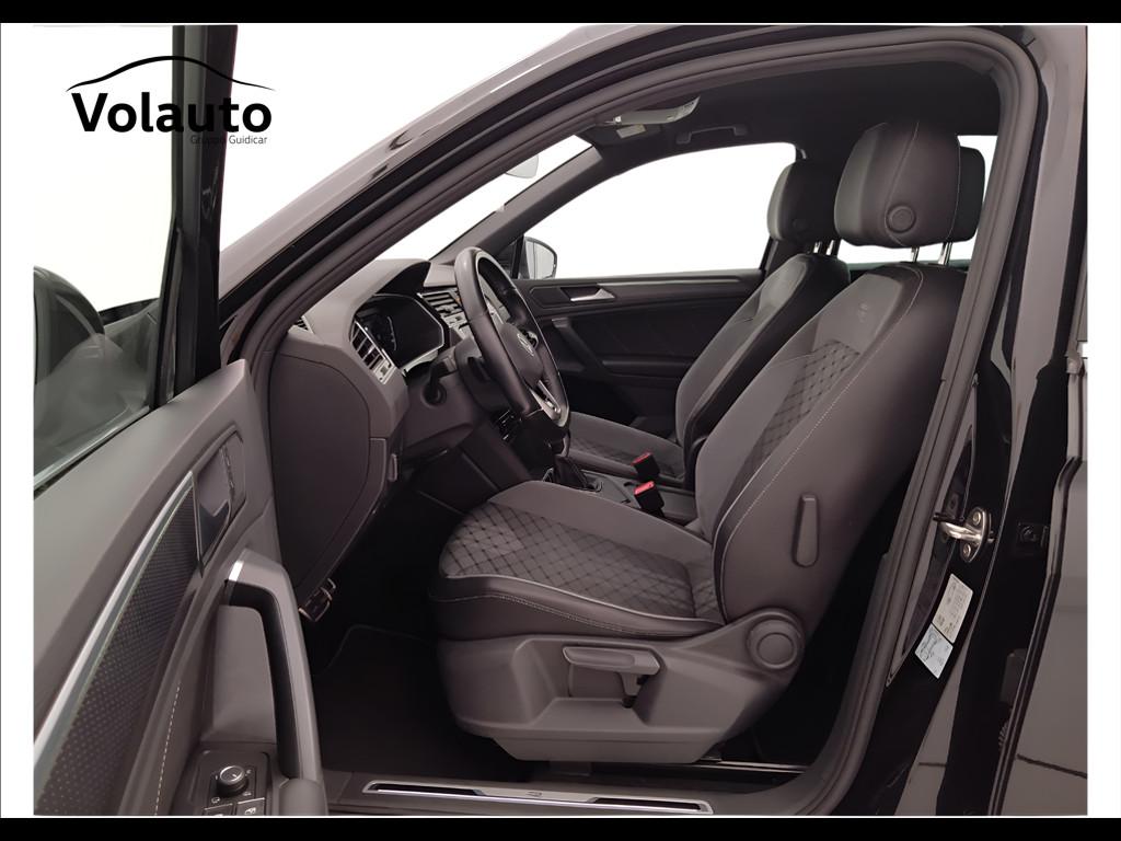VOLKSWAGEN Tiguan II 2021 - Tiguan 1.5 tsi R-Line 150cv dsg
