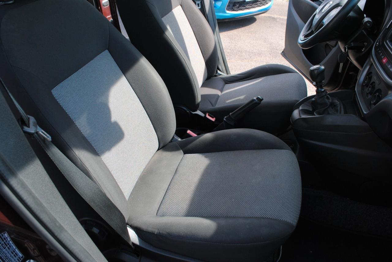 FIAT DOBLO' 1.4 BENZ/GPL 95 CV, 7 POSTI