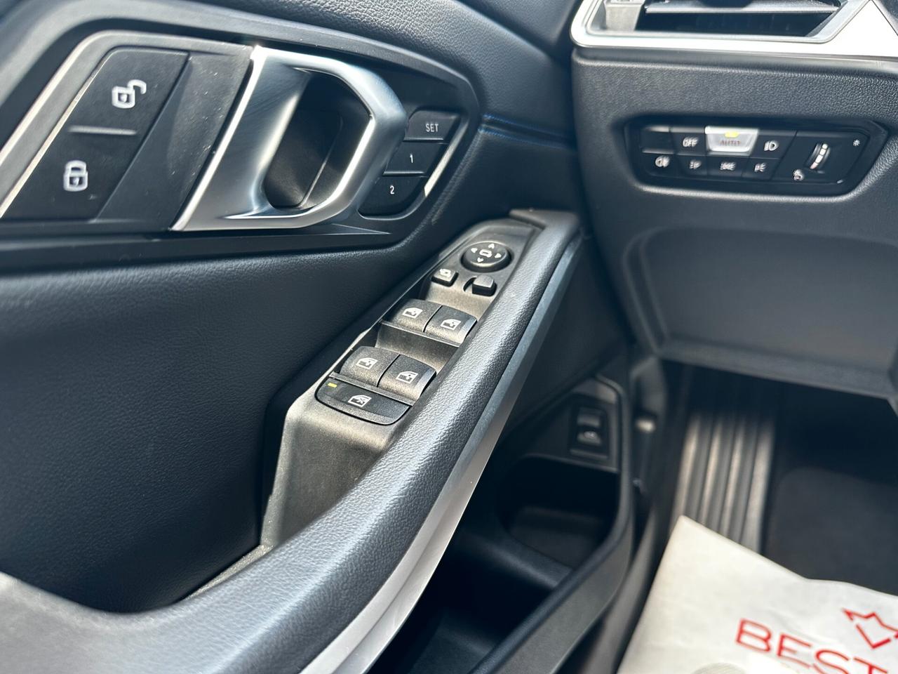 Bmw 318 d Touring M SPORT_PANORAMA_TOTAL BLACK_FARI oLED_HEAD-UP 320