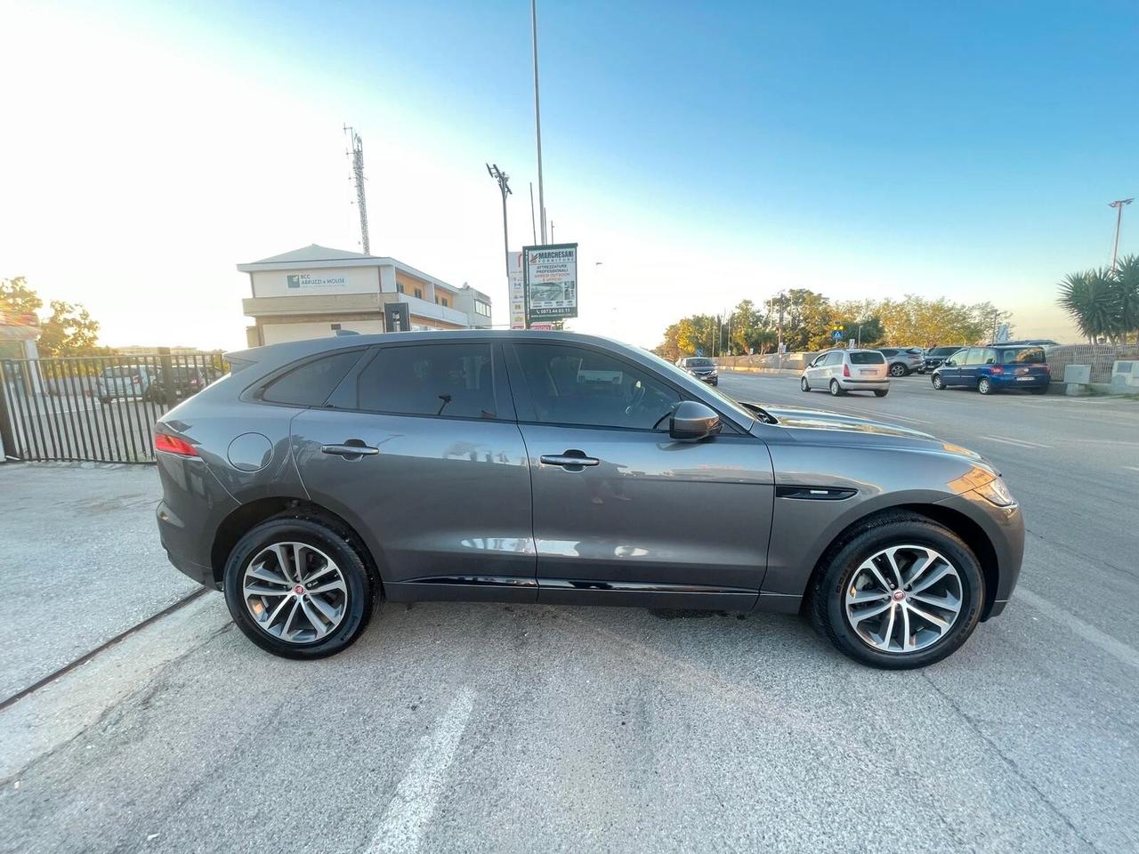 Jaguar F-Pace 2.0 D 180 CV AWD aut. R-Sport