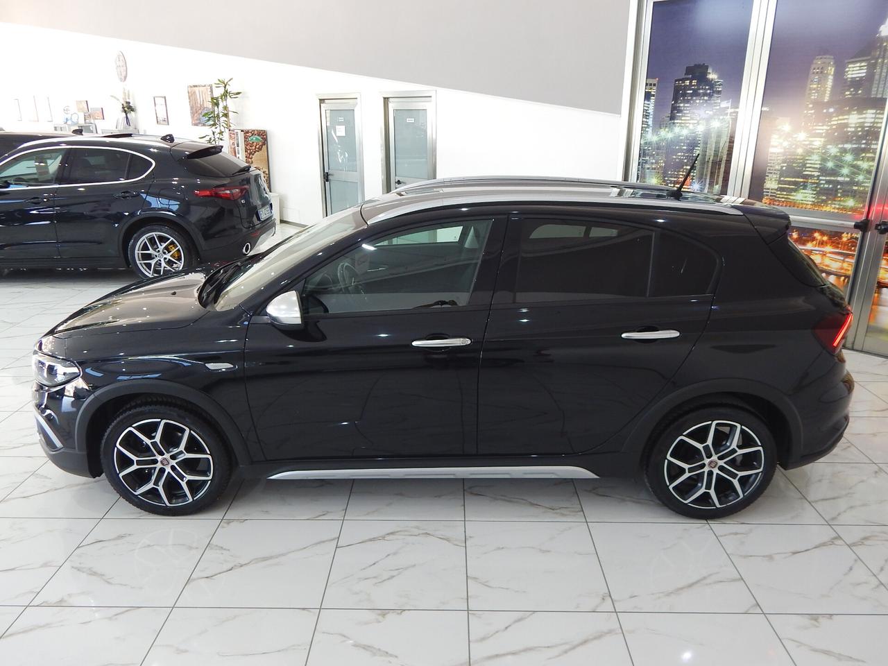 Fiat Tipo 5p 1.6 mjt Cross S&S NAVI-PARK-RADAR-LED