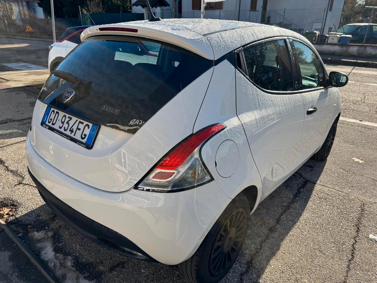 Lancia Ypsilon 1.0 FireFly 5 porte S&S Hybrid Ecochic Silver
