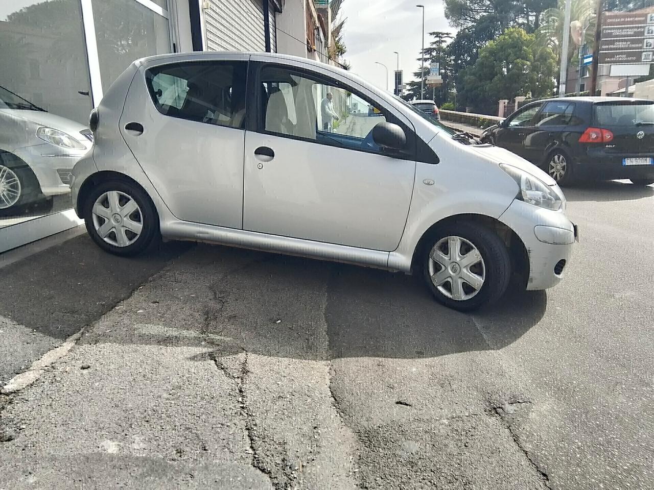 Toyota Aygo 1.0 12V VVT-i 5 porte Now