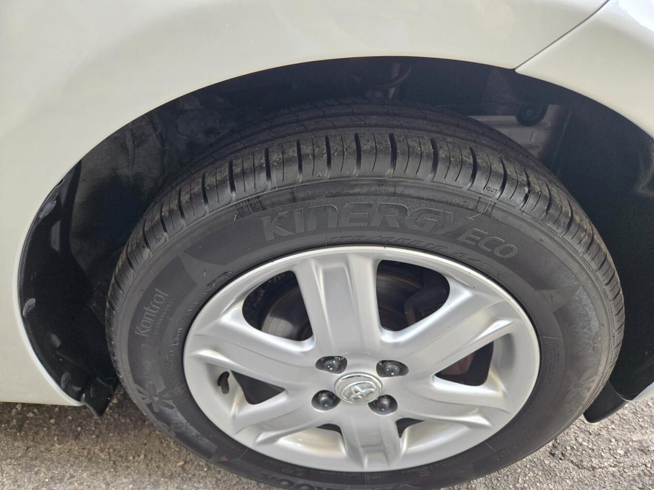 Toyota iQ 1.0