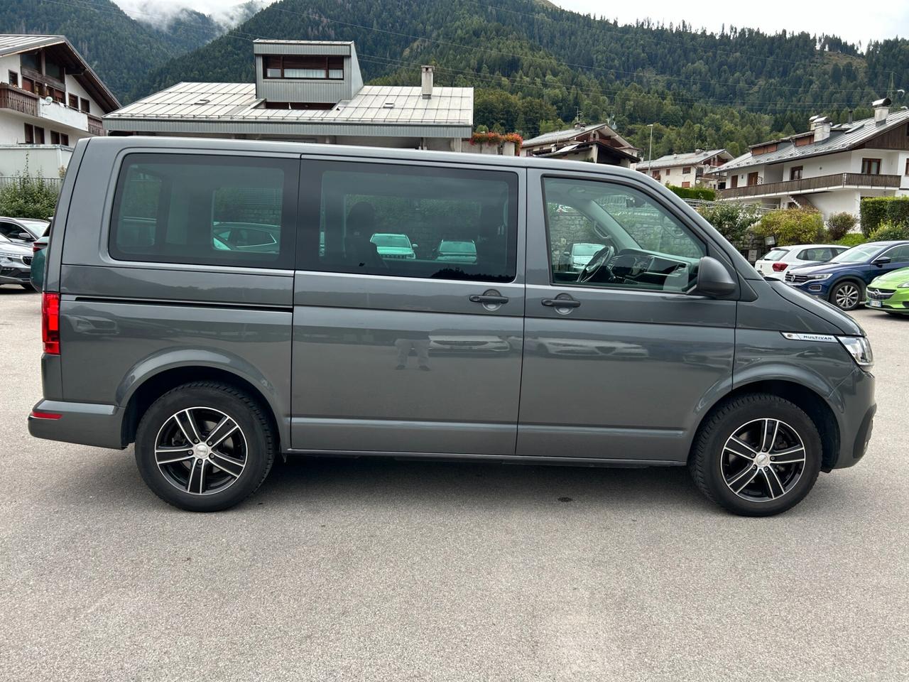 Volkswagen Multivan trendline T6.1 2.0 tdi 150 cv DSG 4motion