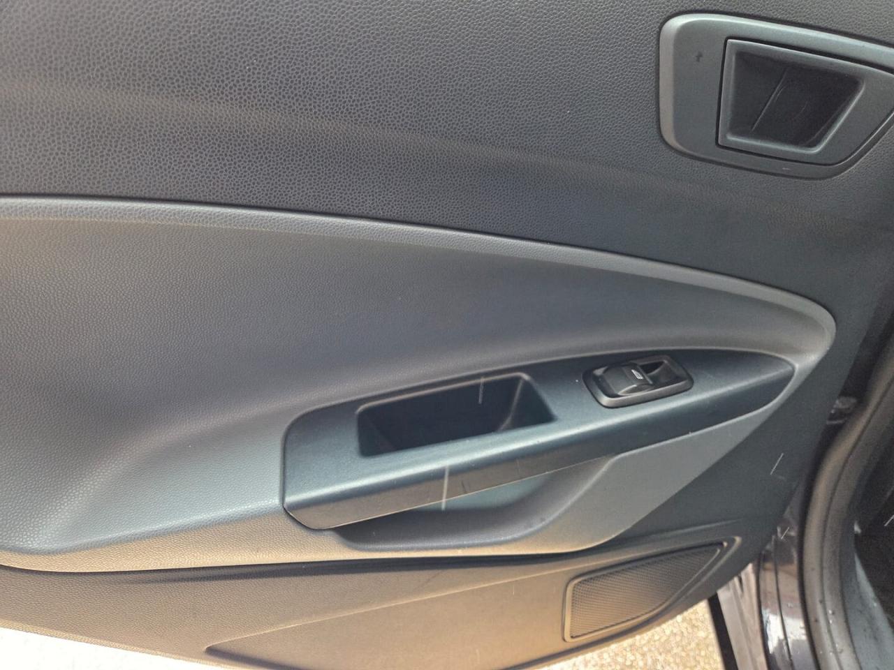 FORD FIESTA 1.4 TDCI 5 PORTE GASOLIO NEO PATENTATI