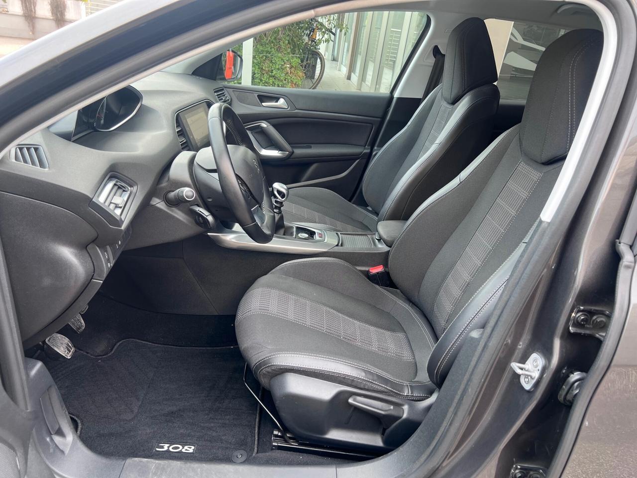 Peugeot 308 5pt 1.5 bluehdi 130cv Allure NAVI/PDC PERFETTA!!