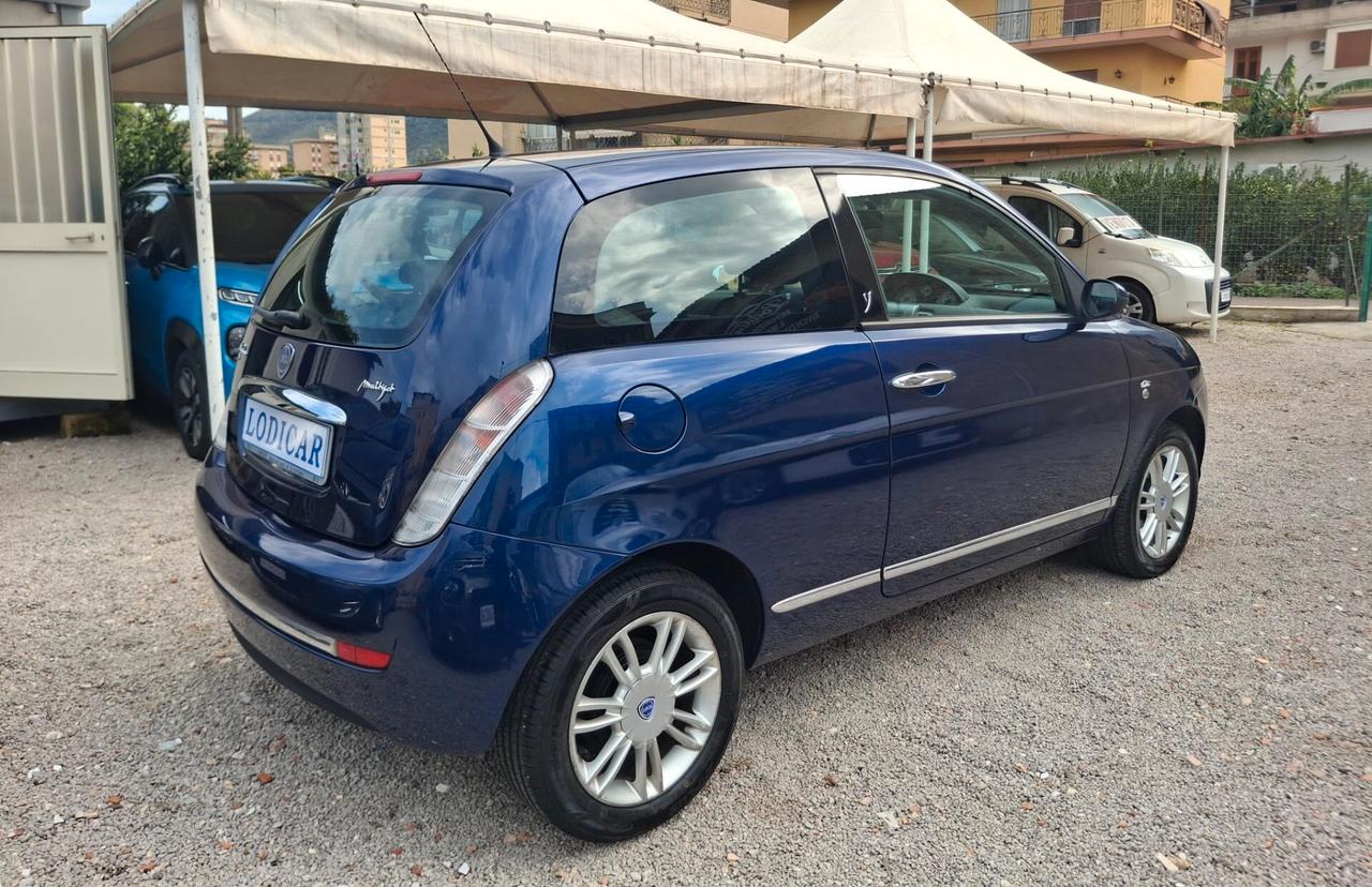 Lancia Ypsilon 1.3 MJT 90 CV Oro