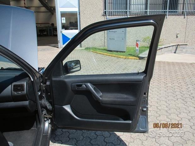 Volkswagen Golf 1.8/90 CV cat 5 porte GL