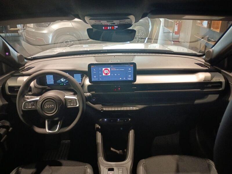 Jeep Avenger e-Hybrid 1.2 MHEV e-Hybrid Turbo Black Edition