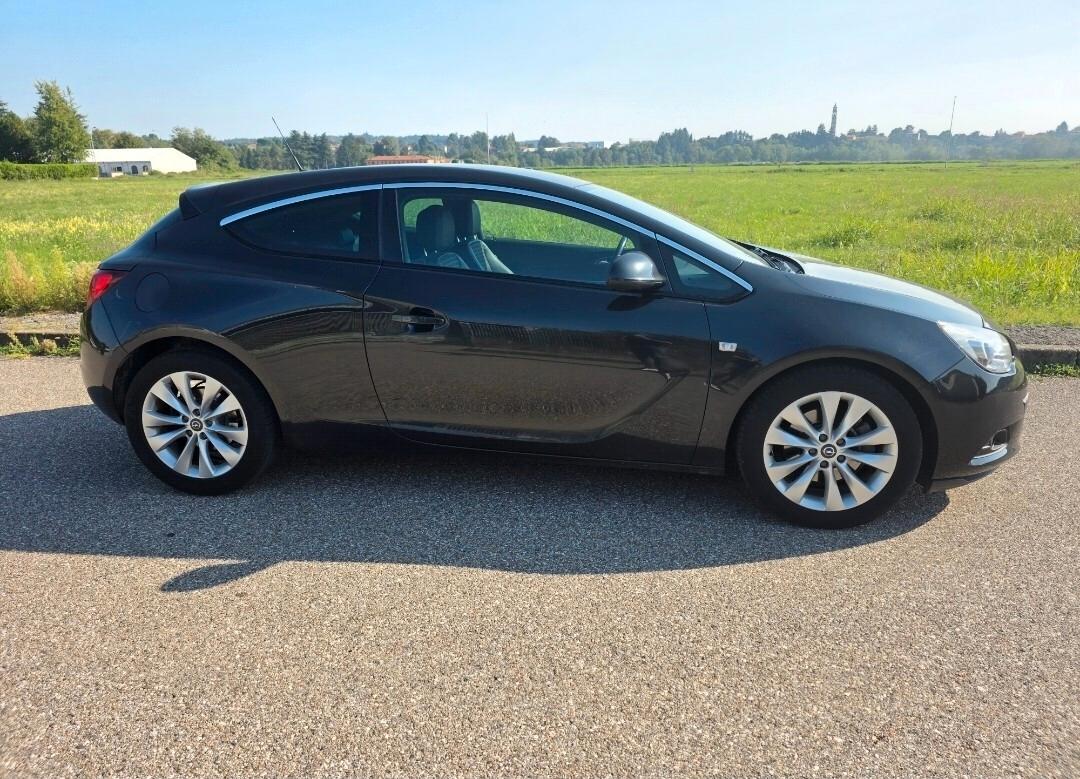Opel Astra GTC 1.7 CDTI 110CV S&S 3 porte Cosmo