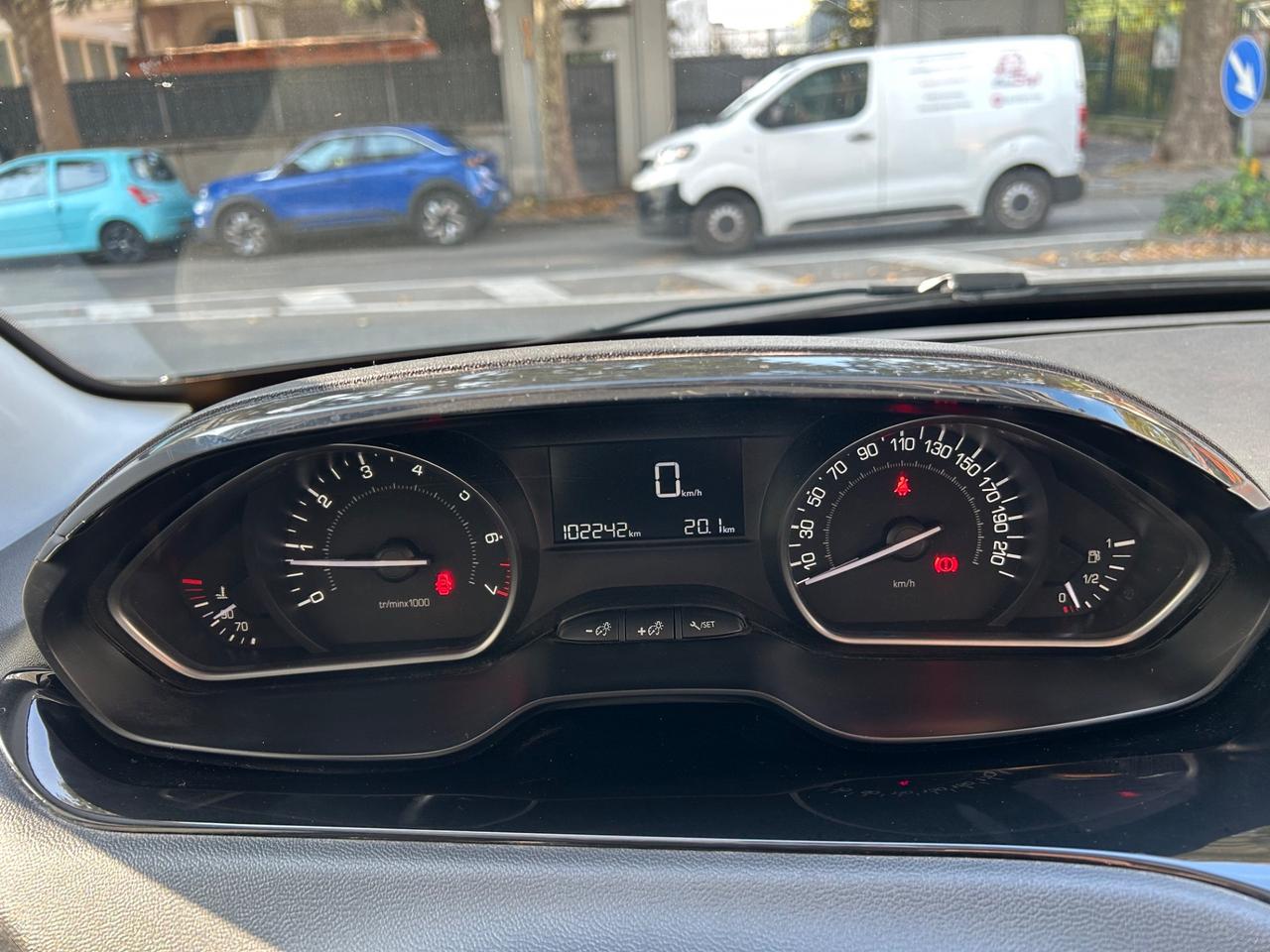 Peugeot 208 1.2 PureTech 82cv Allure CINGHIA E FRIZIONE FATTE!!!