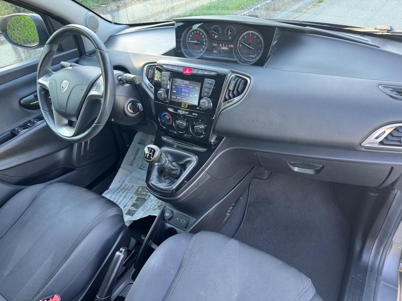 Lancia Ypsilon 1.2 69 CV 5 porte S&S Gold