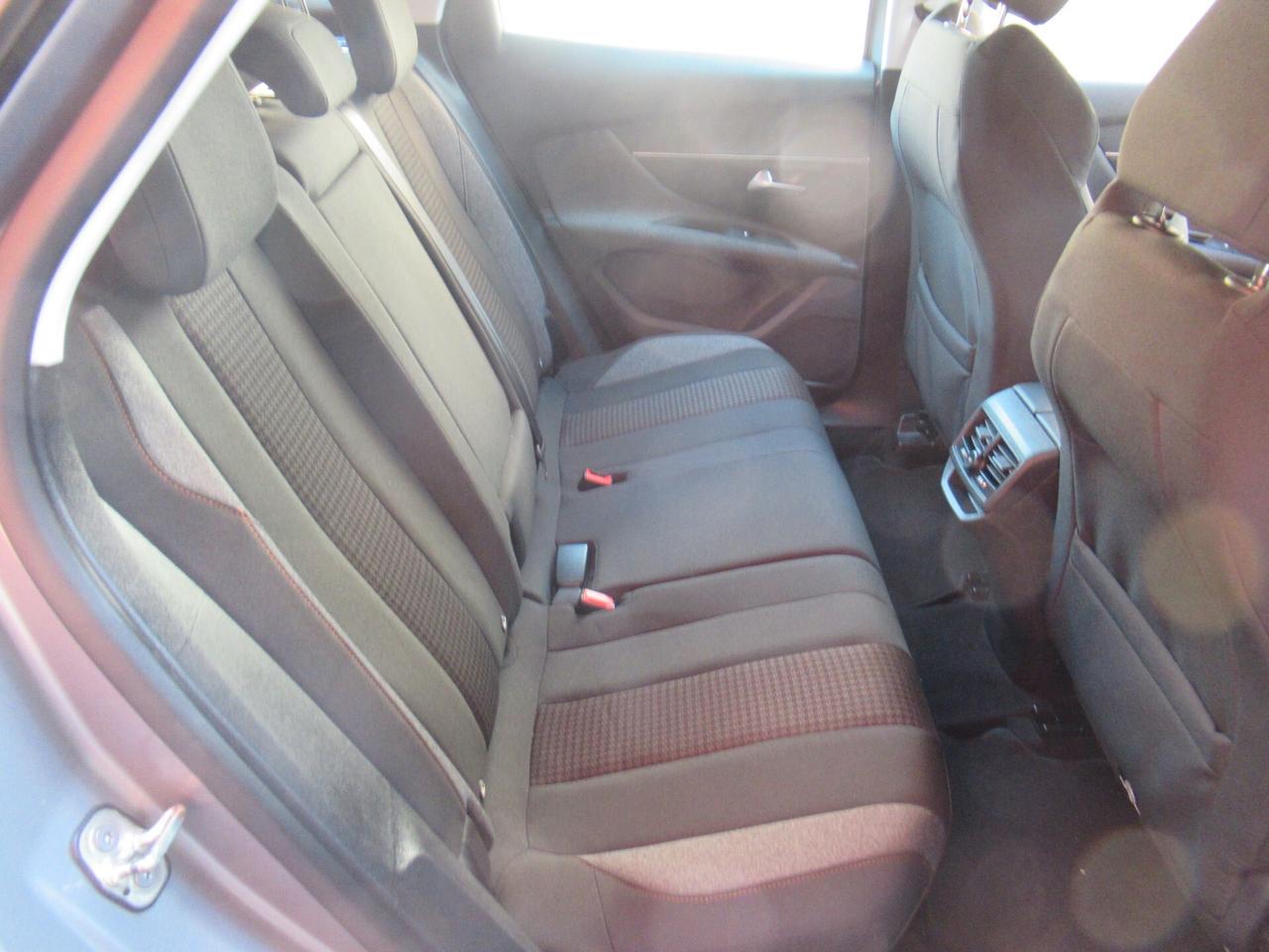 Peugeot 3008 BlueHDi 130 S&S Business