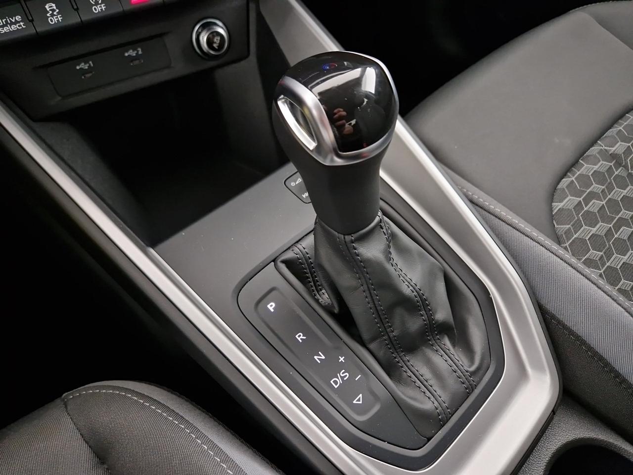 Audi A1 sportback 35 1.5 tfsi identity black s-tronic