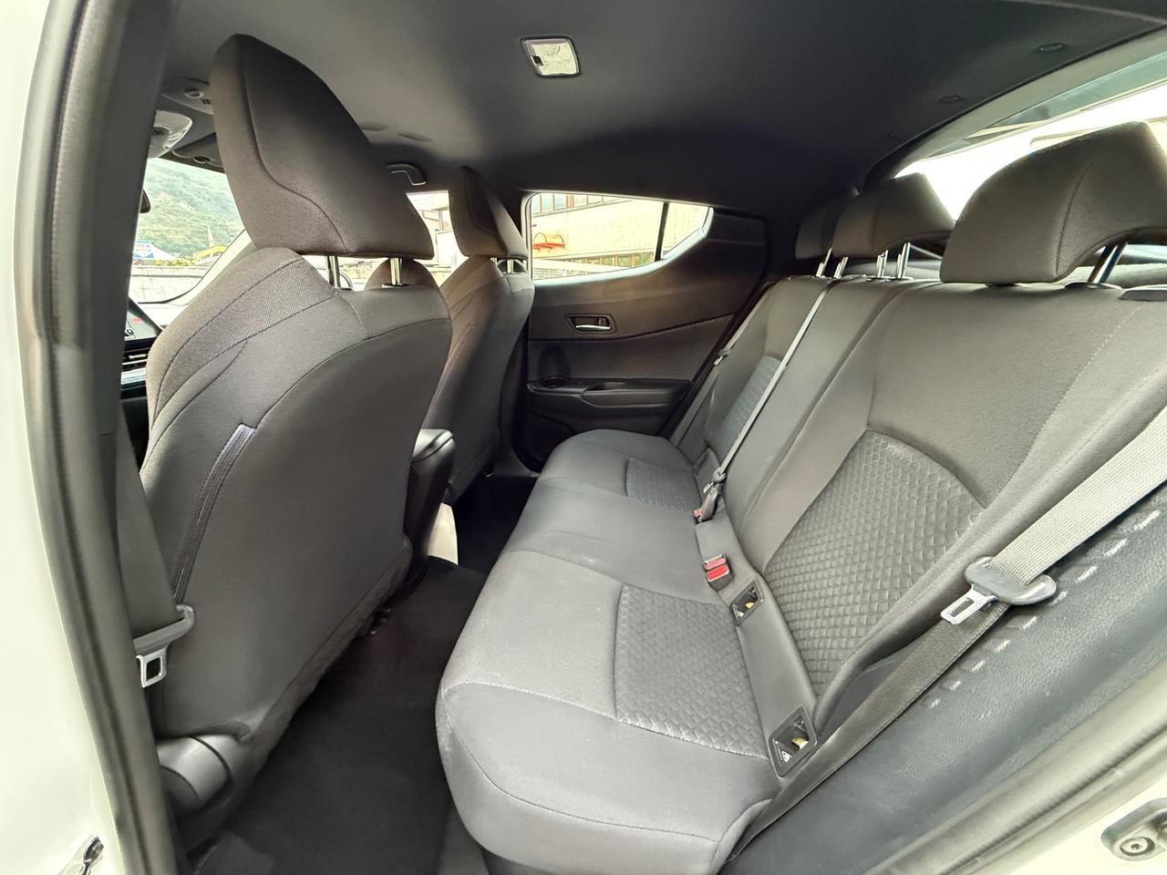 Toyota C-HR 1.8 Hybrid E-CVT Trend 61.500KM