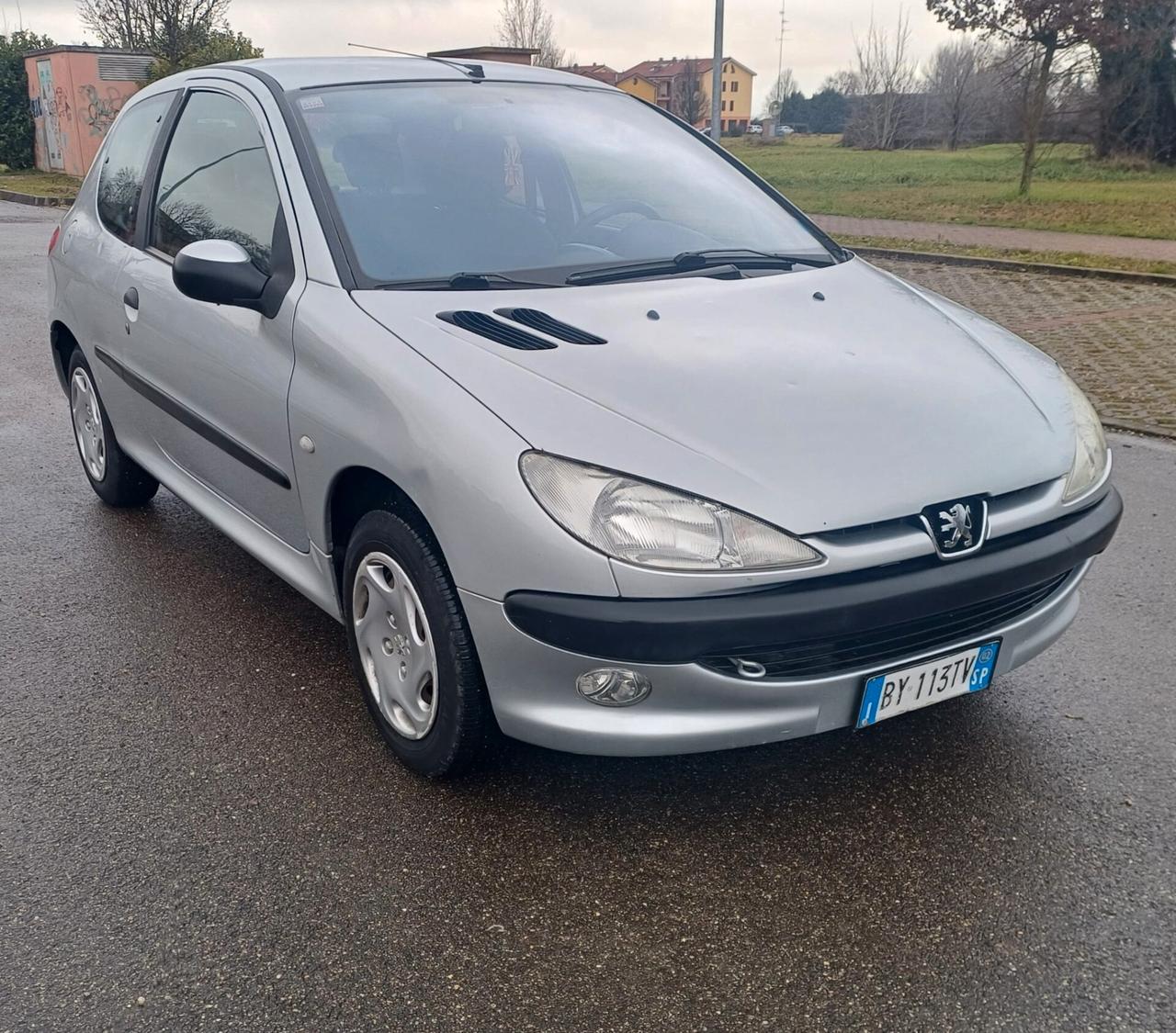 Peugeot 206 1.1 3p. XT