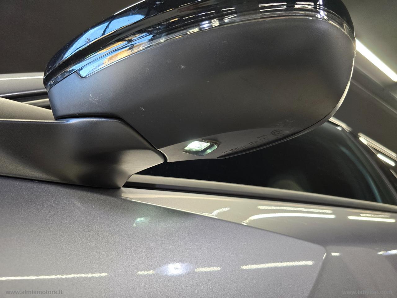 PEUGEOT 2008 Hybrid 136 e-DCS6 Allure