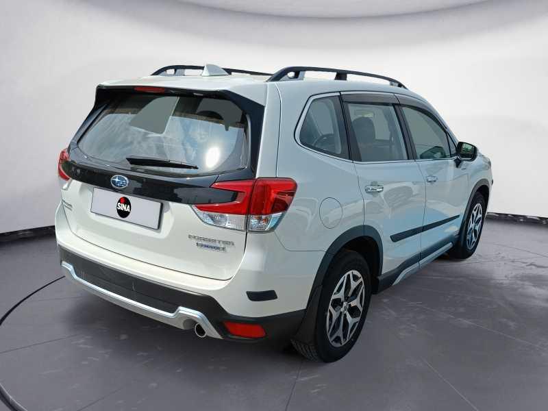 SUBARU Forester 2.0i e-boxer 4dventure lineartron