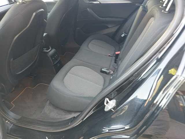 BMW X2 sDrive18i Business-X