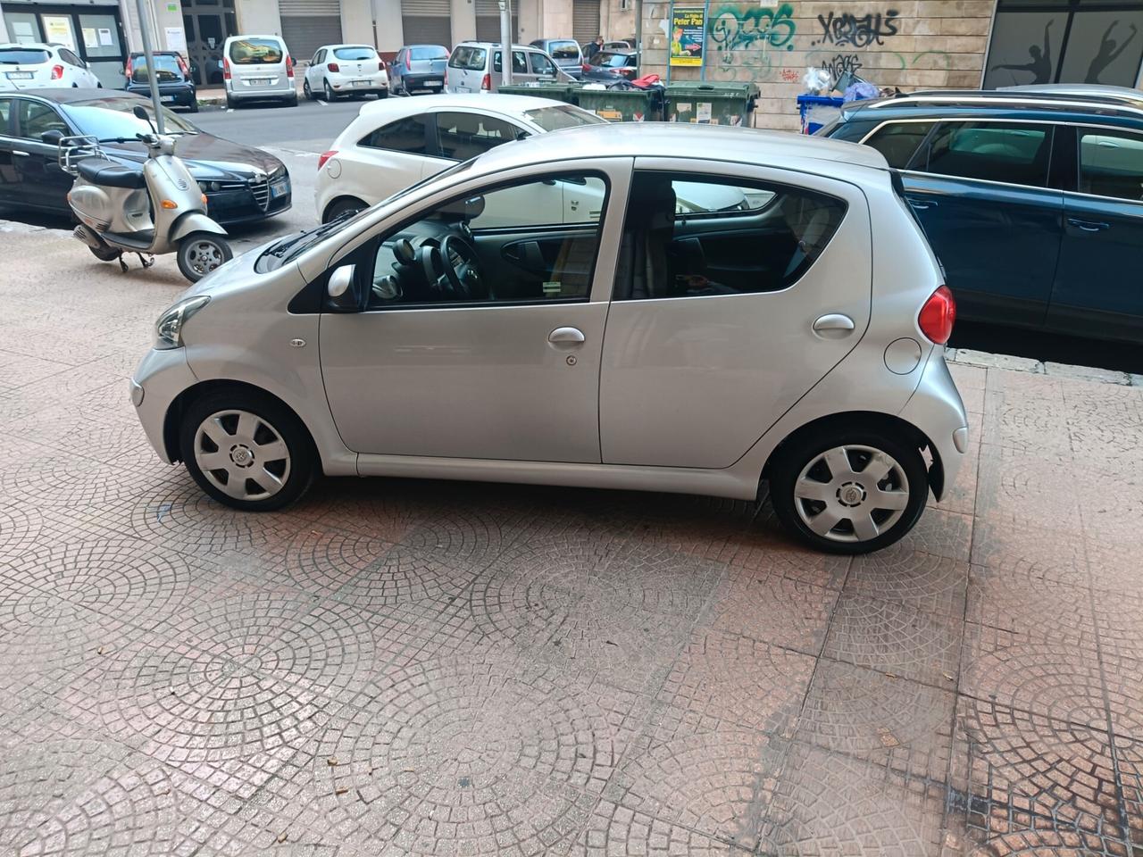 TOYOTA AYGO 1.0 5 PORTE-NEOPATENTATI-Euro 3990