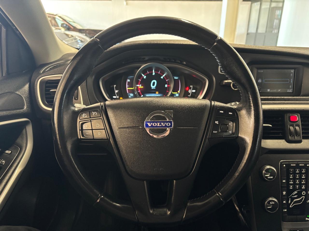 Volvo V40 D2 1.6 Summum | OK NEOPATENTATI |