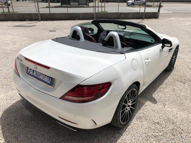 MERCEDES-BENZ SLC 200 AMG LINE