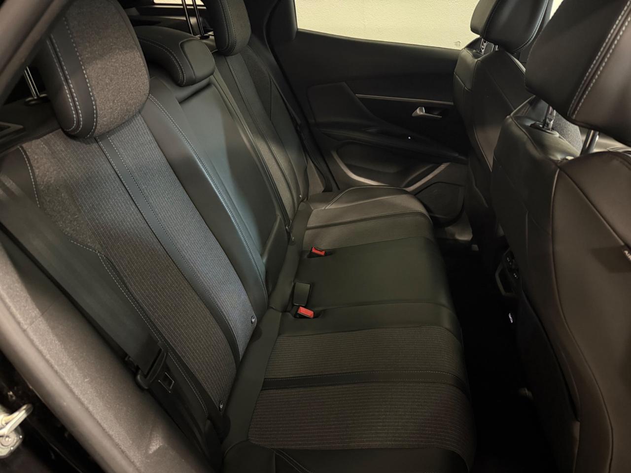 Peugeot 3008 BlueHDi 130 S&S EAT8 Allure