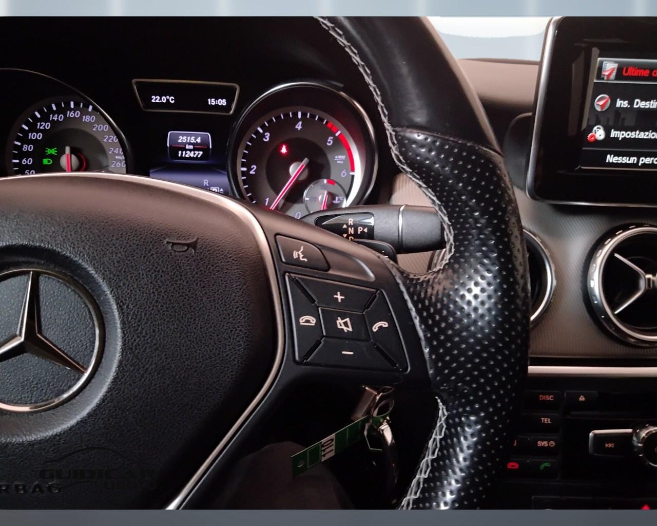 Mercedes-Benz GLA-X156 2014 - GLA 220 d (cdi) Sport 4matic 170cv auto