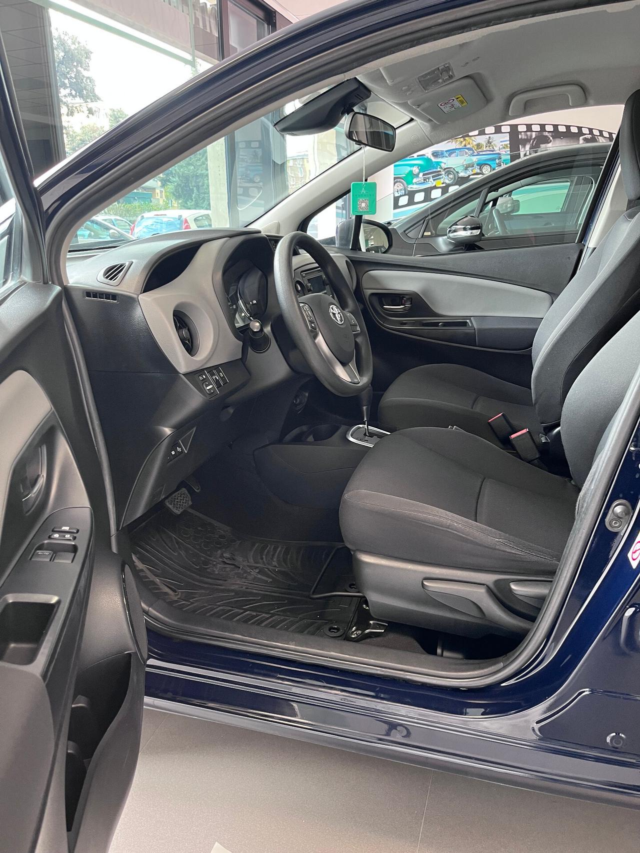 Toyota Yaris 1.5 Hybrid 5 porte Cool