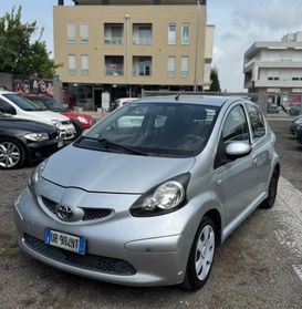Toyota Aygo 1.0 12V VVT-i 5 porte Sol automatica