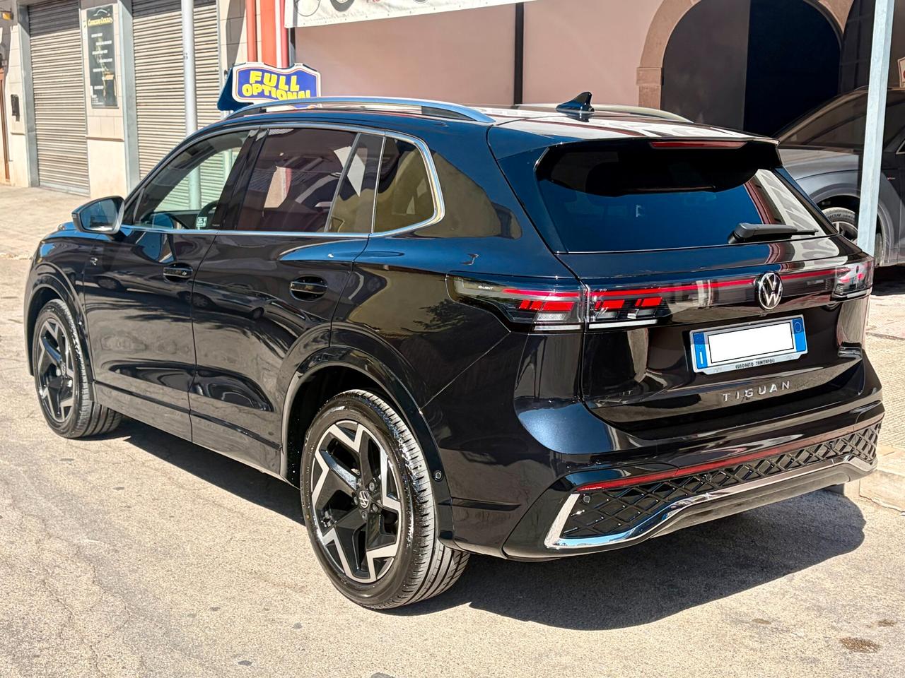 Volkswagen Tiguan 2.0 TDI 150 CV "DSG-R-LINE-15.000KM"-'24