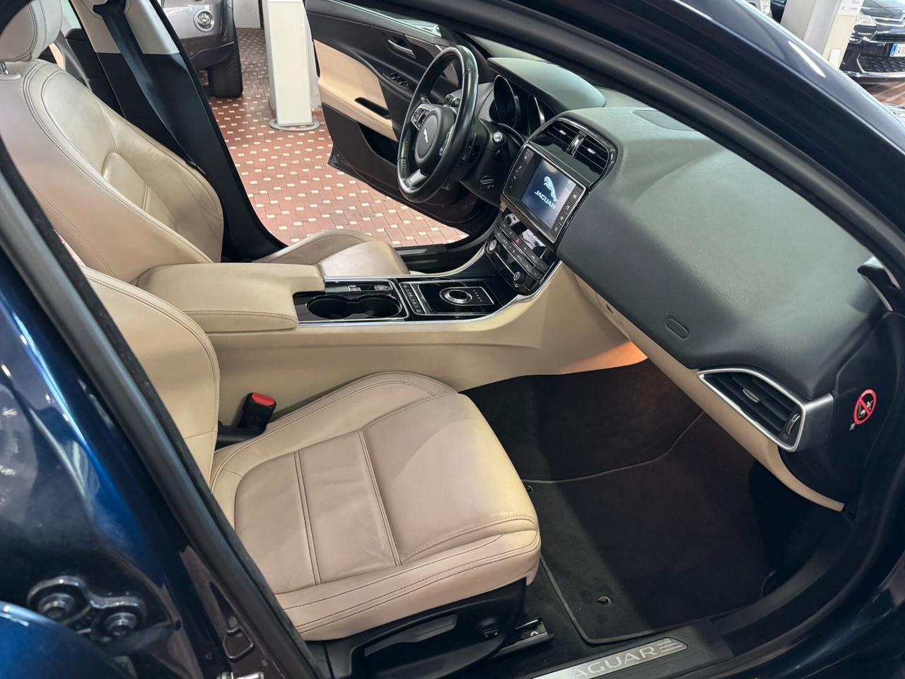 Jaguar XE 2.0 D Turbo 180 CV AWD aut. Portfolio - 4X4