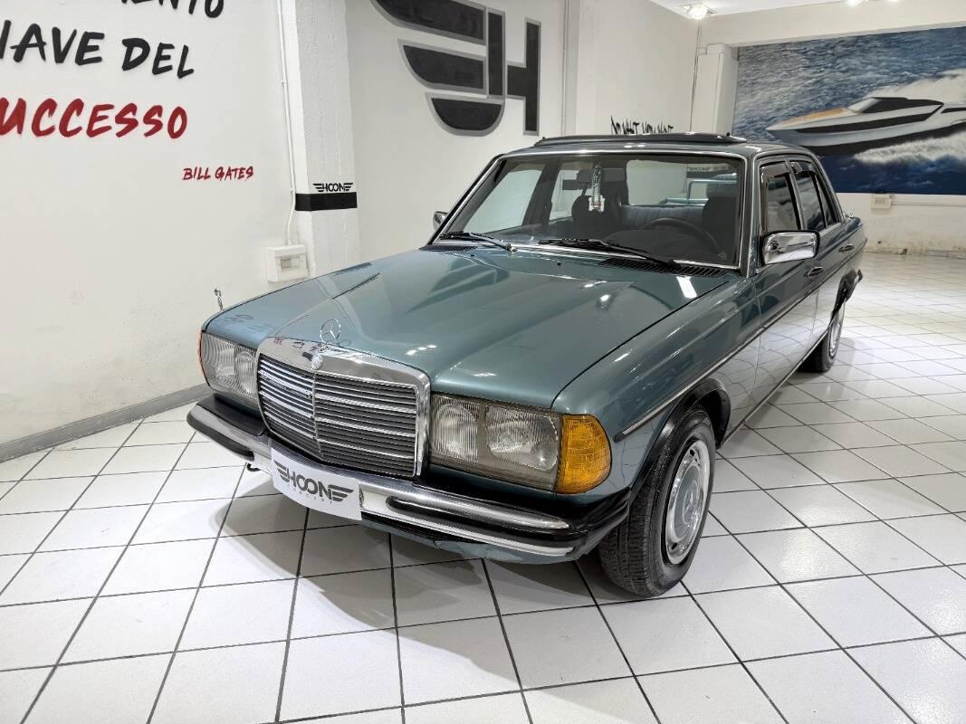 Mercedes Classe E - W123 Berlina 200